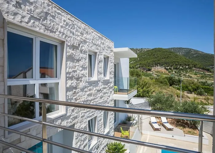 In With Swimming Pool * Bol