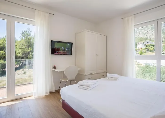 In With Swimming Pool