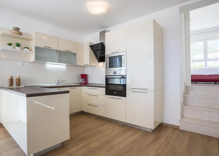 In With Swimming Pool Villa Bol