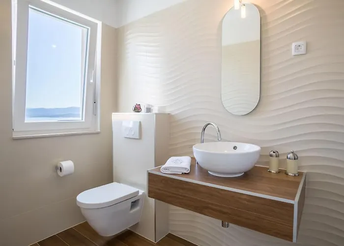 Villa In With Swimming Pool Bol