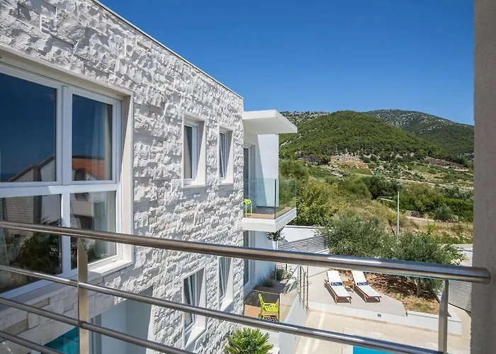 In With Swimming Pool *